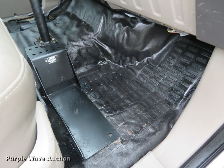 image for item HV9746 2008 Ford F250  Super Duty XL  utility bed pickup truck