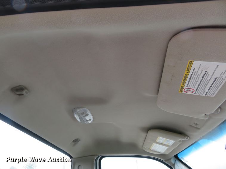 image for item HV9746 2008 Ford F250  Super Duty XL  utility bed pickup truck