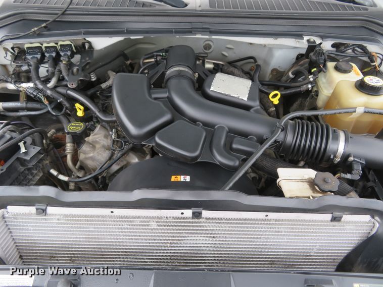 image for item HV9746 2008 Ford F250  Super Duty XL  utility bed pickup truck