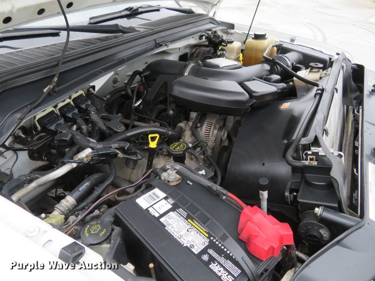 image for item HV9746 2008 Ford F250  Super Duty XL  utility bed pickup truck