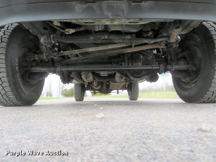 image for item HV9746 2008 Ford F250  Super Duty XL  utility bed pickup truck