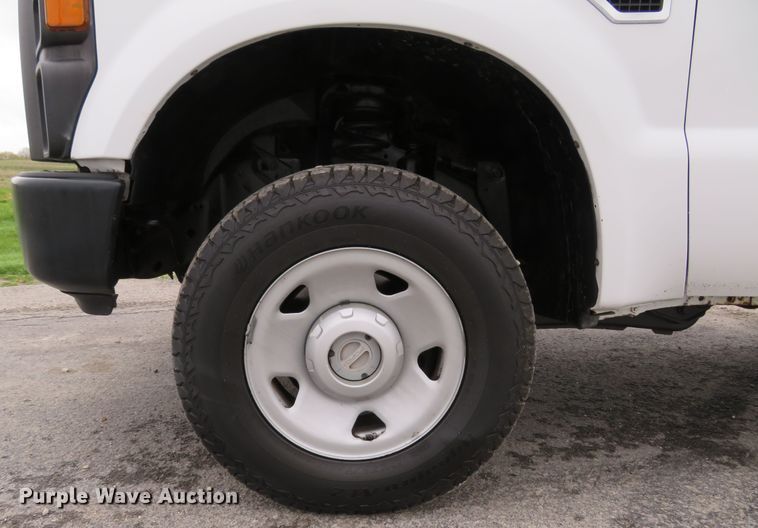 image for item HV9746 2008 Ford F250  Super Duty XL  utility bed pickup truck