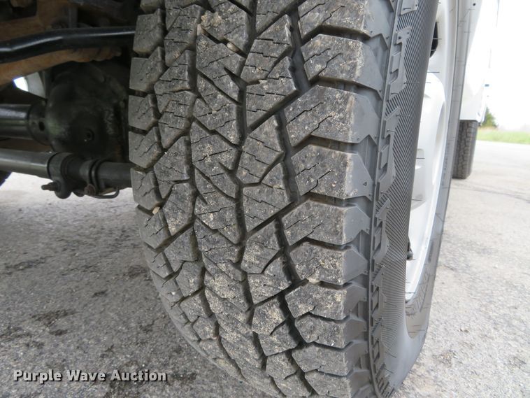 image for item HV9746 2008 Ford F250  Super Duty XL  utility bed pickup truck