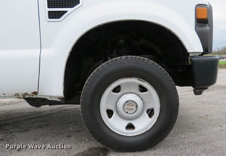 image for item HV9746 2008 Ford F250  Super Duty XL  utility bed pickup truck