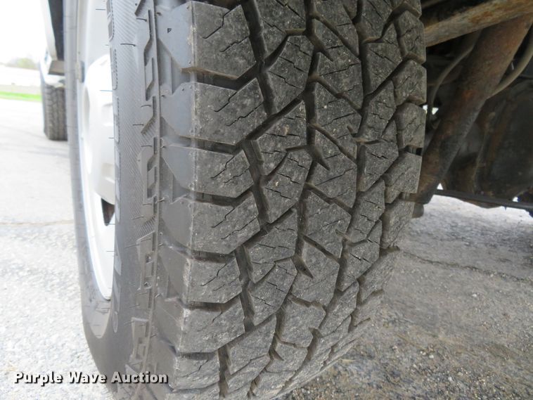 image for item HV9746 2008 Ford F250  Super Duty XL  utility bed pickup truck