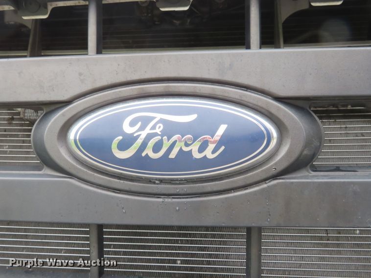 image for item HV9746 2008 Ford F250  Super Duty XL  utility bed pickup truck