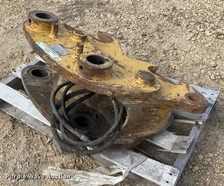 image for item II9349 Caterpillar E120B-311-312 quick coupler