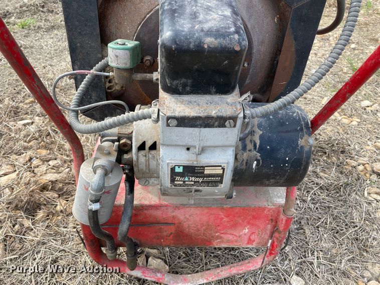 image for item II9353 Hotsy 230 kerosene heater