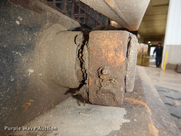 image for item II9807 1997 John Deere 8875  skid steer loader