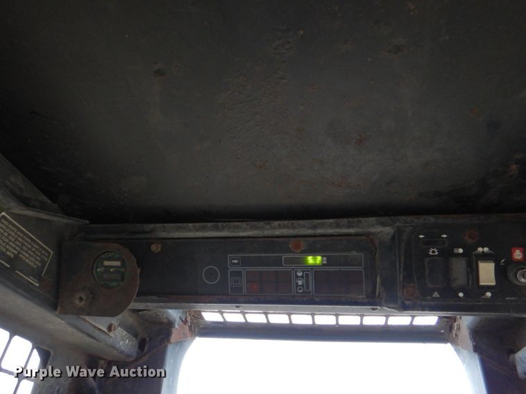 image for item II9807 1997 John Deere 8875  skid steer loader