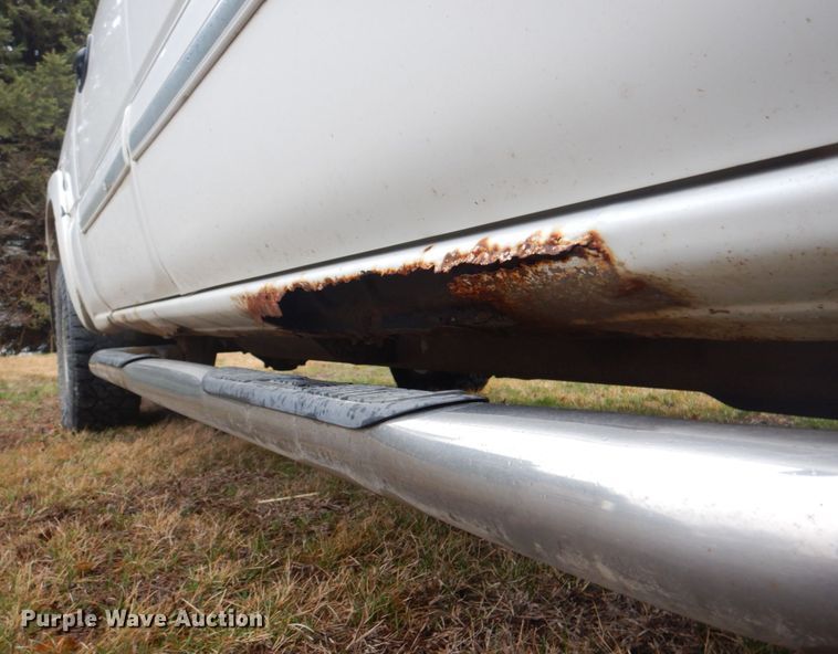 image for item II9818 2004 Chevrolet Silverado 1500  Crew Cab pickup truck