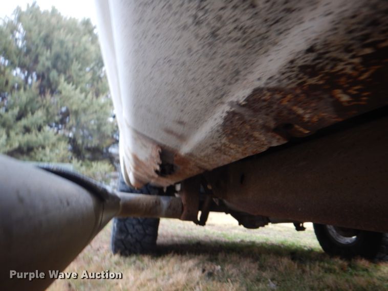 image for item II9818 2004 Chevrolet Silverado 1500  Crew Cab pickup truck