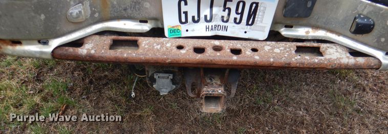 image for item II9818 2004 Chevrolet Silverado 1500  Crew Cab pickup truck