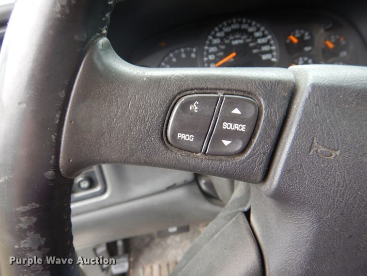 image for item II9818 2004 Chevrolet Silverado 1500  Crew Cab pickup truck