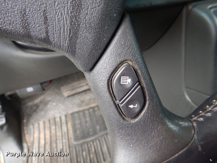 image for item II9818 2004 Chevrolet Silverado 1500  Crew Cab pickup truck