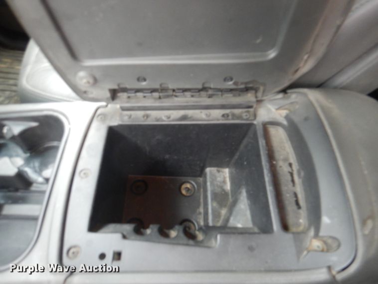 image for item II9818 2004 Chevrolet Silverado 1500  Crew Cab pickup truck