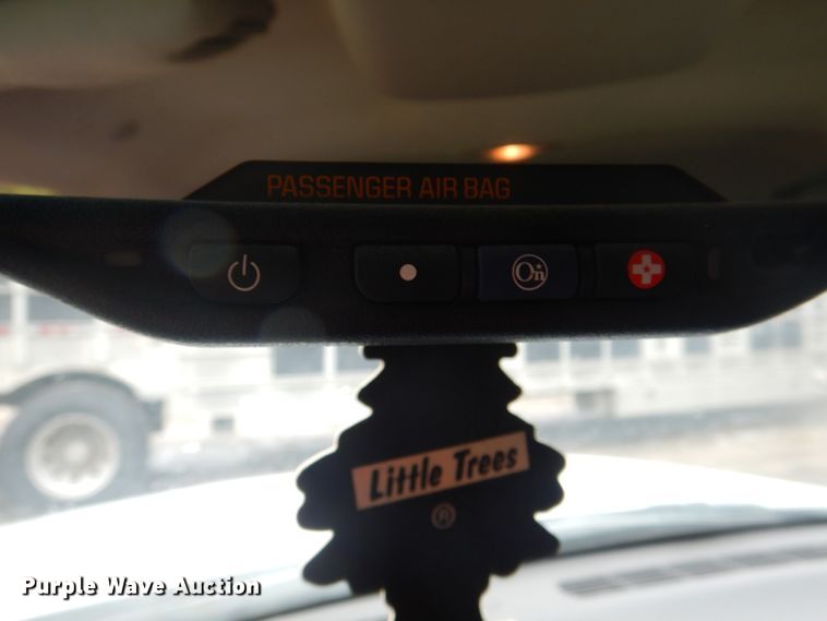 image for item II9818 2004 Chevrolet Silverado 1500  Crew Cab pickup truck