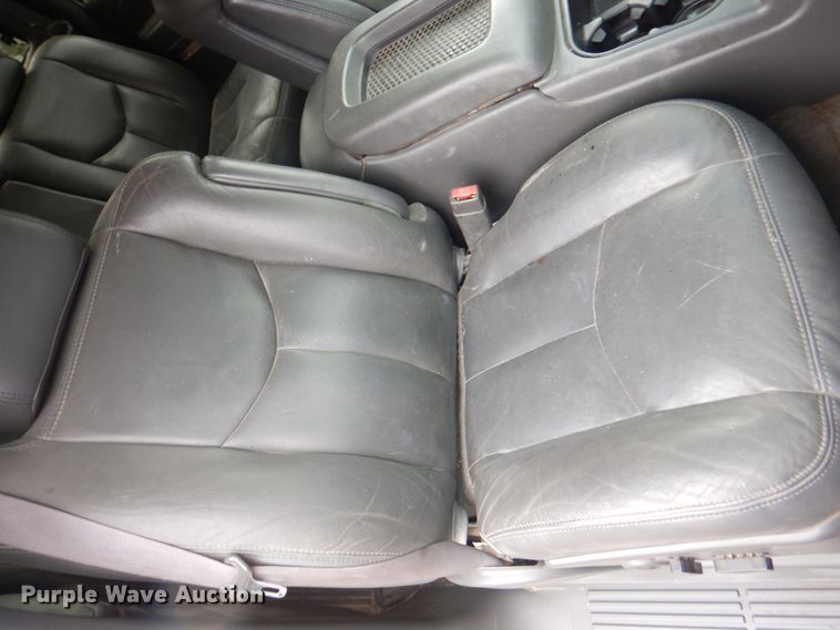 image for item II9818 2004 Chevrolet Silverado 1500  Crew Cab pickup truck