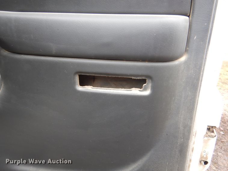 image for item II9818 2004 Chevrolet Silverado 1500  Crew Cab pickup truck