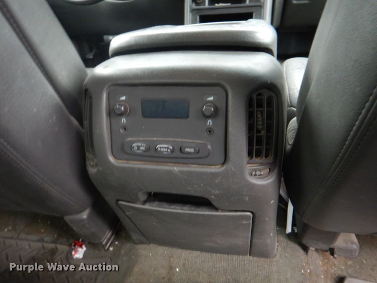 image for item II9818 2004 Chevrolet Silverado 1500  Crew Cab pickup truck