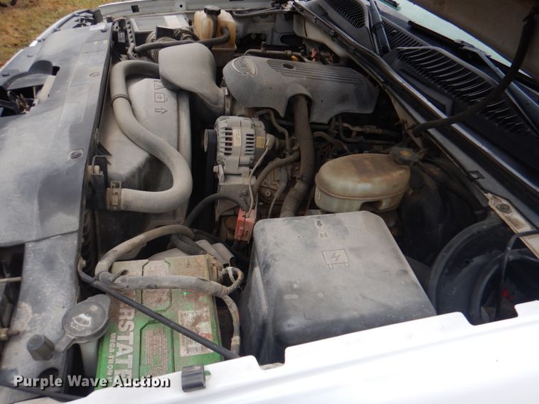 image for item II9818 2004 Chevrolet Silverado 1500  Crew Cab pickup truck