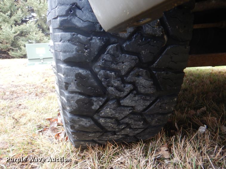 image for item II9818 2004 Chevrolet Silverado 1500  Crew Cab pickup truck