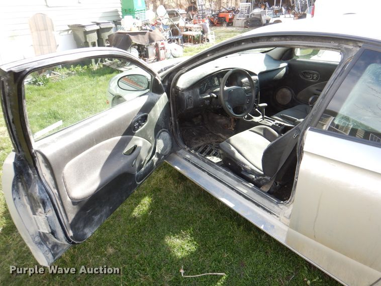 image for item II9860 2001 Saturn SC