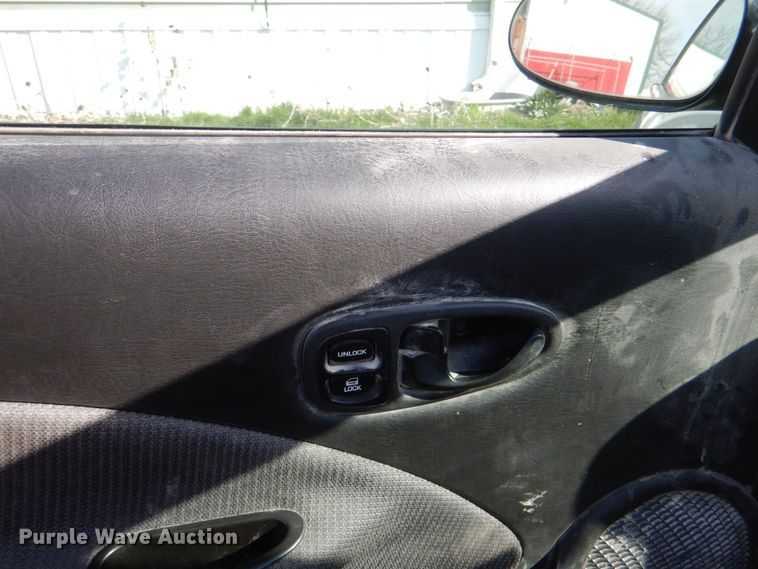 image for item II9860 2001 Saturn SC