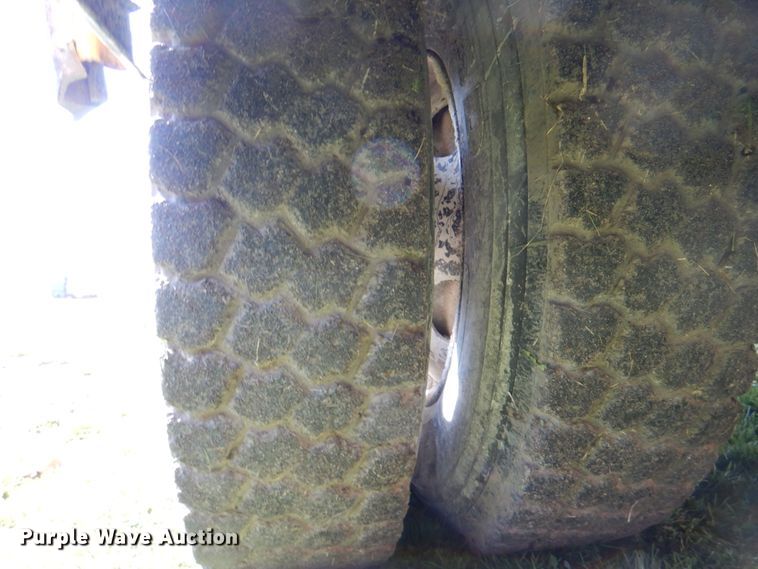 image for item II9863 2010 Freightliner Thomas Built  school bus