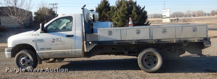 image for item IK9970 2007 Dodge Ram 3500  flatbed pickup truck