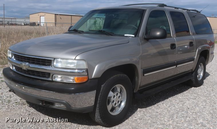 image for item IO9008 2001 Chevrolet Suburban 1500  SUV
