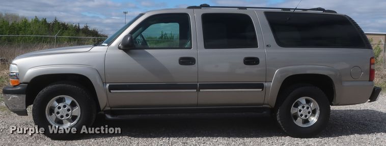 image for item IO9008 2001 Chevrolet Suburban 1500  SUV