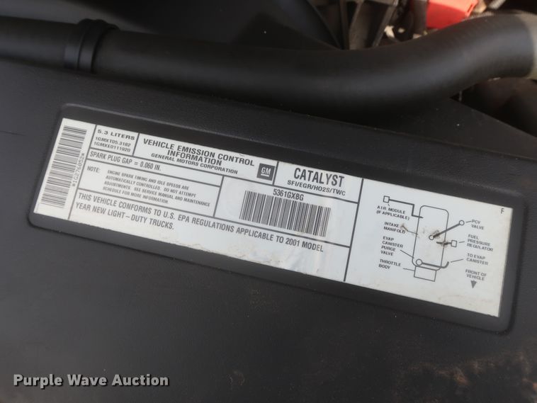 image for item IO9008 2001 Chevrolet Suburban 1500  SUV