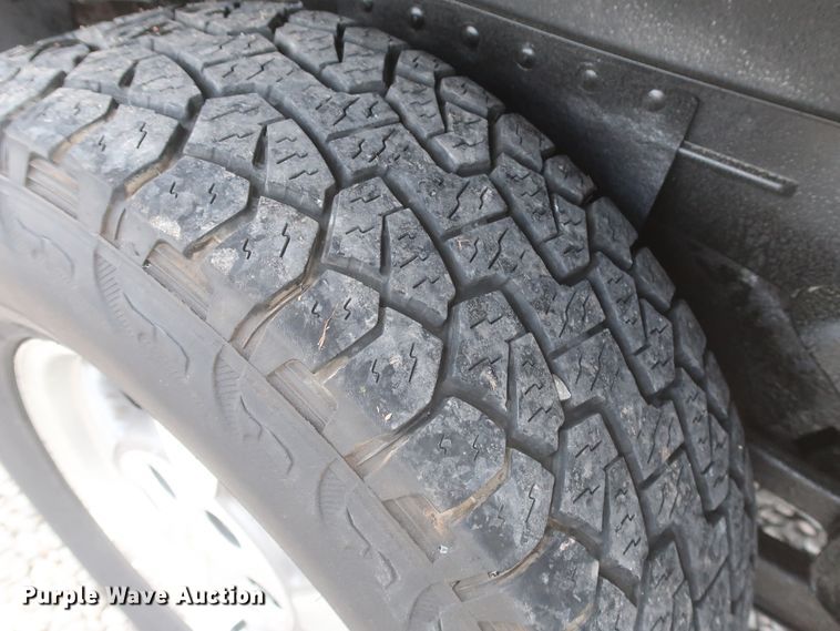 image for item IO9008 2001 Chevrolet Suburban 1500  SUV