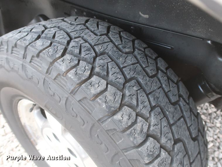 image for item IO9008 2001 Chevrolet Suburban 1500  SUV