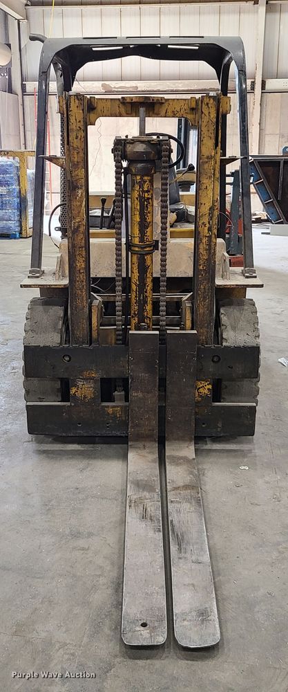 image for item IQ9030 Caterpillar V80D  forklift