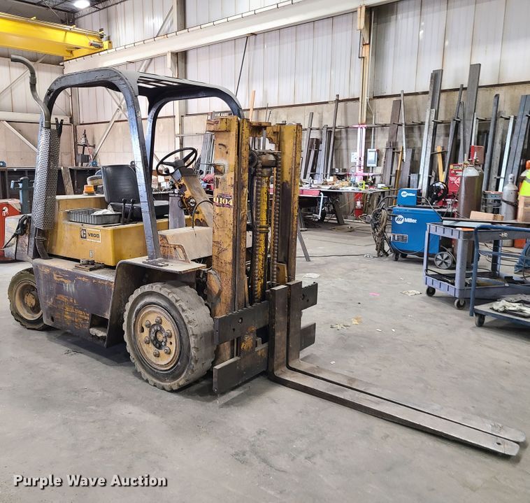 image for item IQ9030 Caterpillar V80D  forklift
