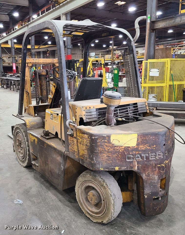 image for item IQ9030 Caterpillar V80D  forklift