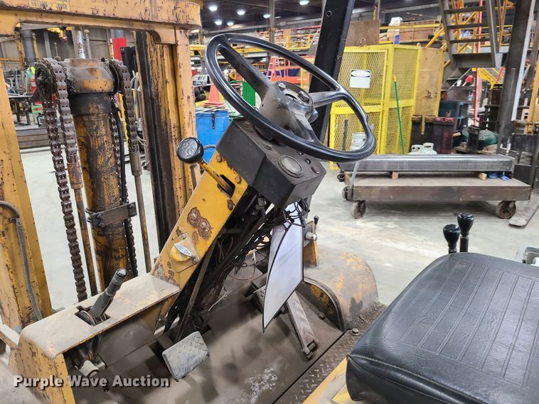 image for item IQ9030 Caterpillar V80D  forklift