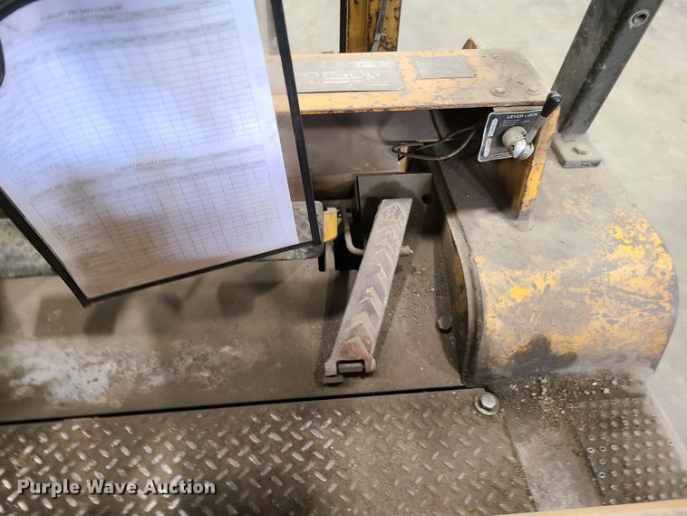 image for item IQ9030 Caterpillar V80D  forklift