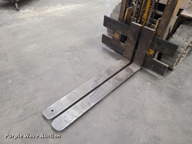 image for item IQ9030 Caterpillar V80D  forklift