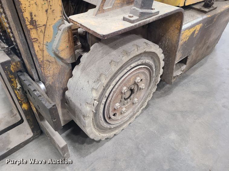 image for item IQ9030 Caterpillar V80D  forklift