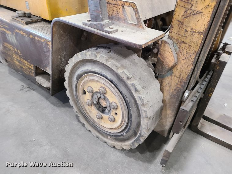 image for item IQ9030 Caterpillar V80D  forklift