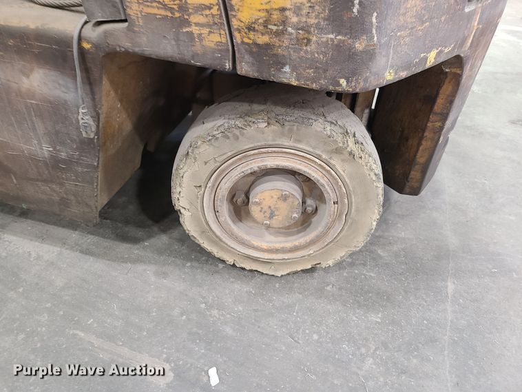 image for item IQ9030 Caterpillar V80D  forklift