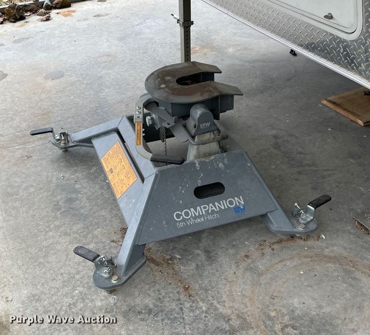 image for item IR9806 2010 Raptor 3912  toy hauler camper