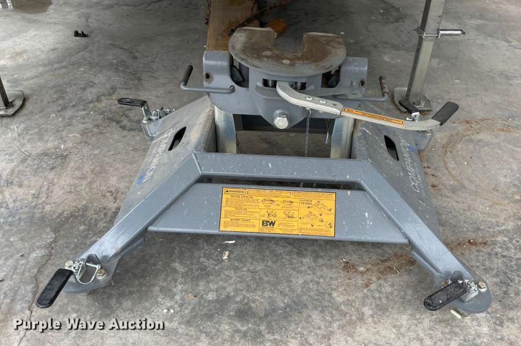 image for item IR9806 2010 Raptor 3912  toy hauler camper