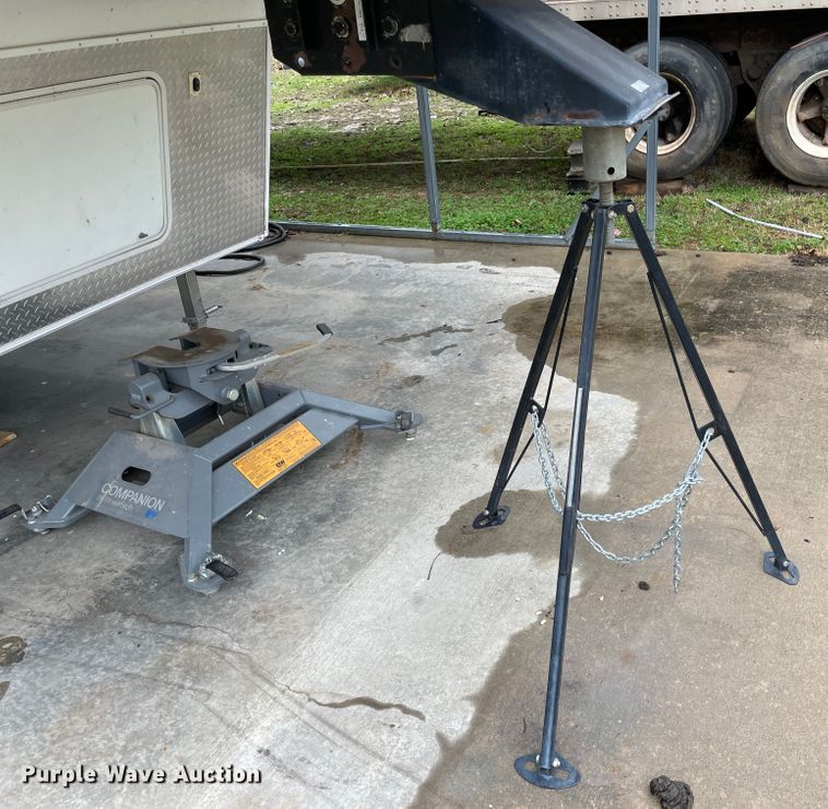 image for item IR9806 2010 Raptor 3912  toy hauler camper