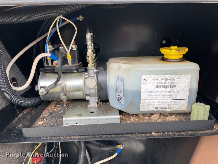 image for item IR9806 2010 Raptor 3912  toy hauler camper