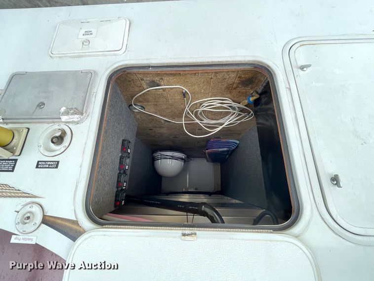 image for item IR9806 2010 Raptor 3912  toy hauler camper