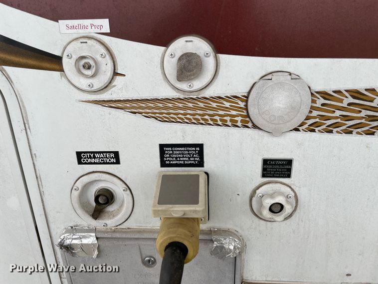 image for item IR9806 2010 Raptor 3912  toy hauler camper